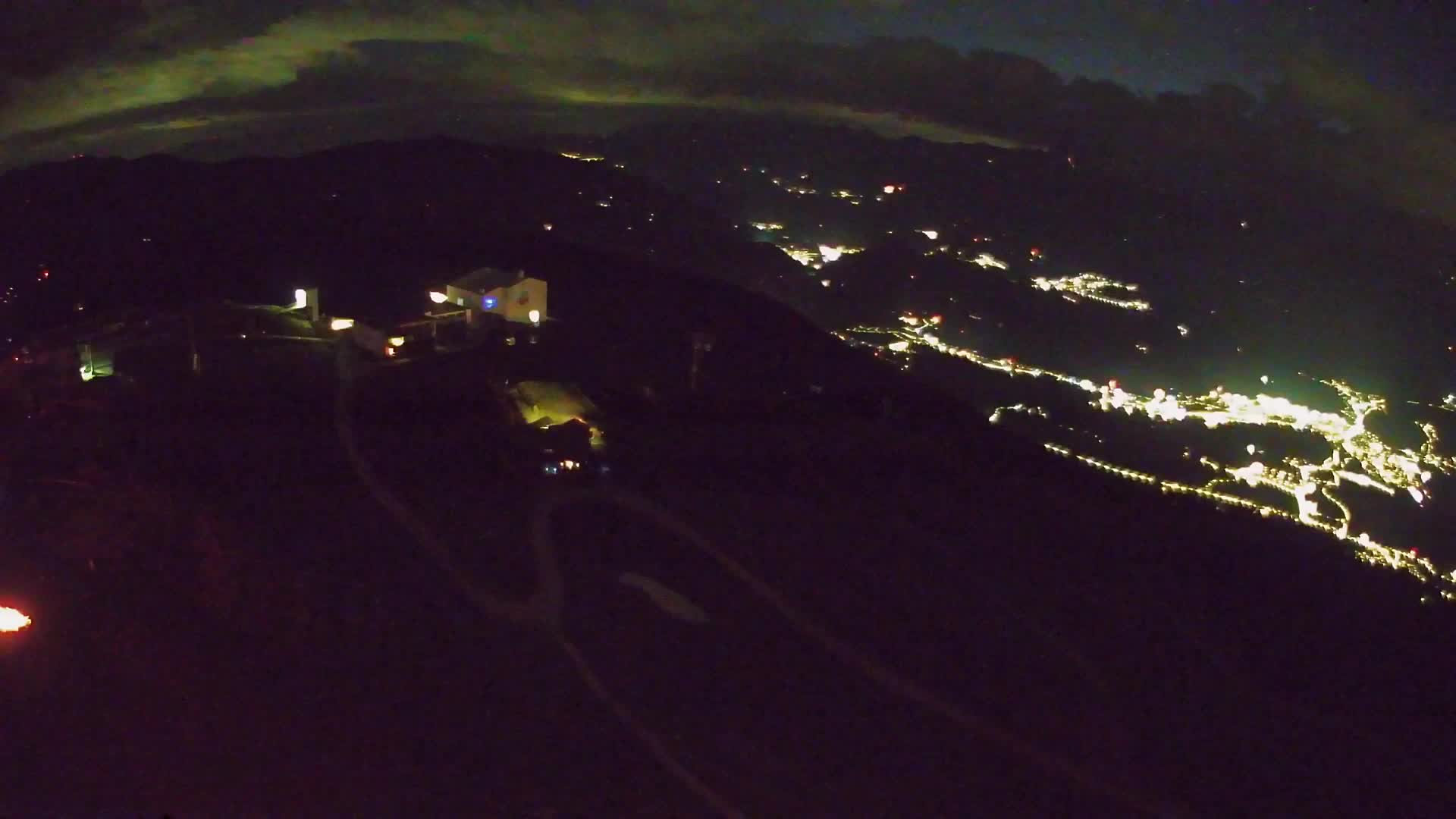 Cima estación de esquí Kronplatz | vista hacia Brunico