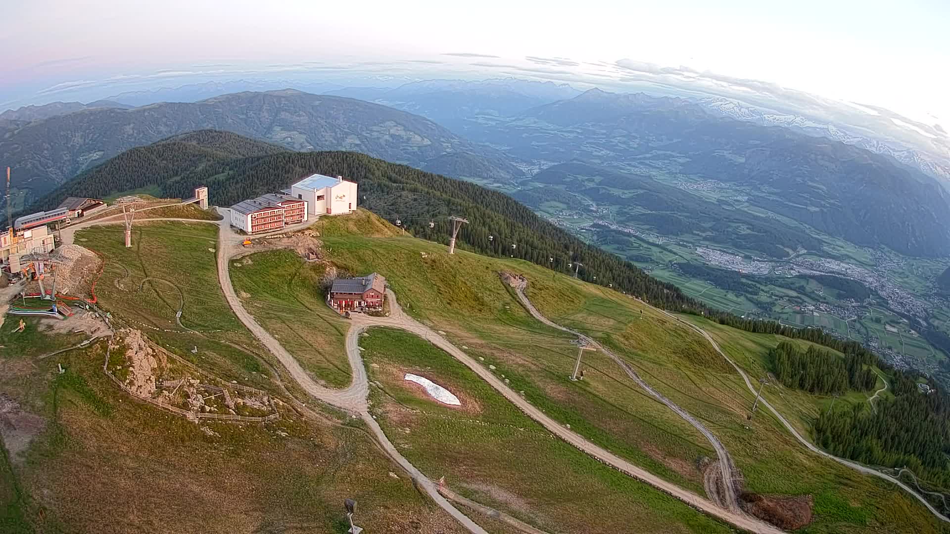 Skigebiet Kronplatz Gipfel | Blick auf Bruneck