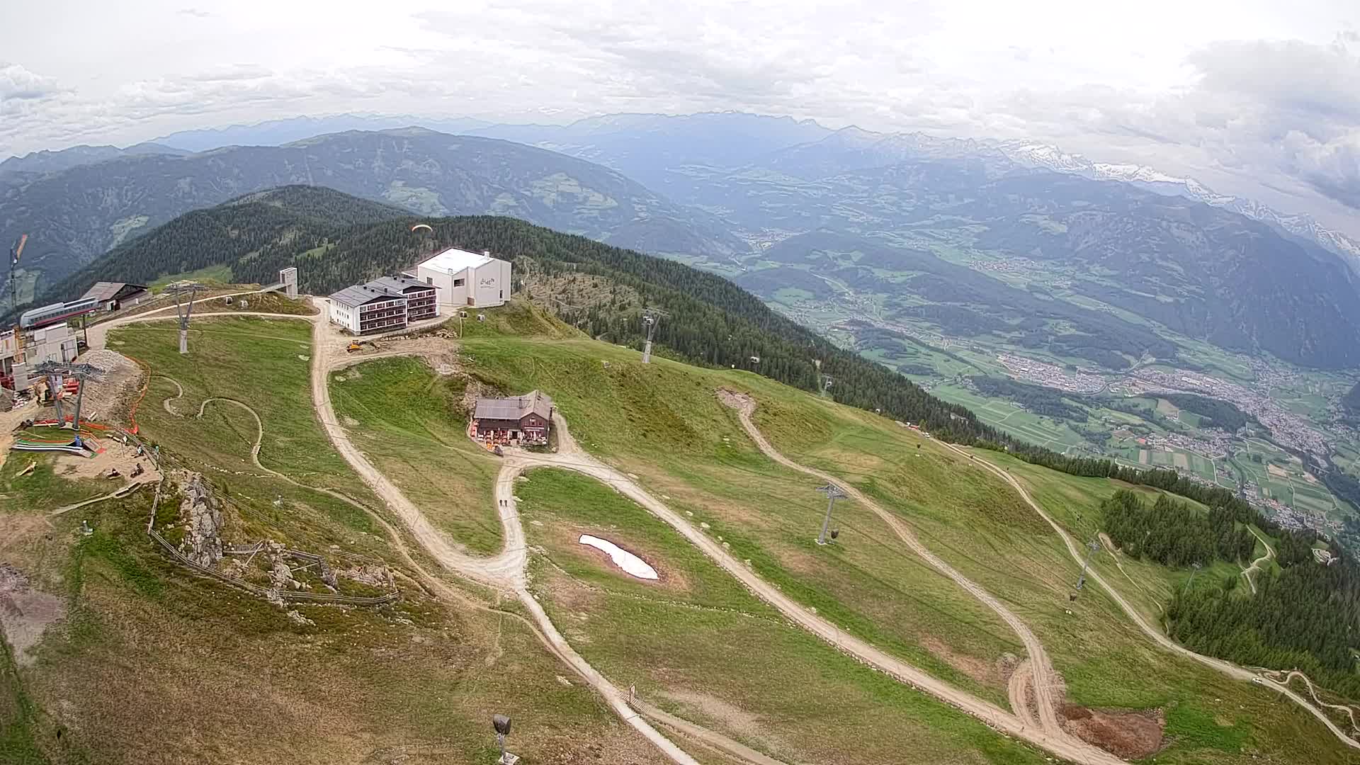 Cima estación de esquí Kronplatz | vista hacia Brunico