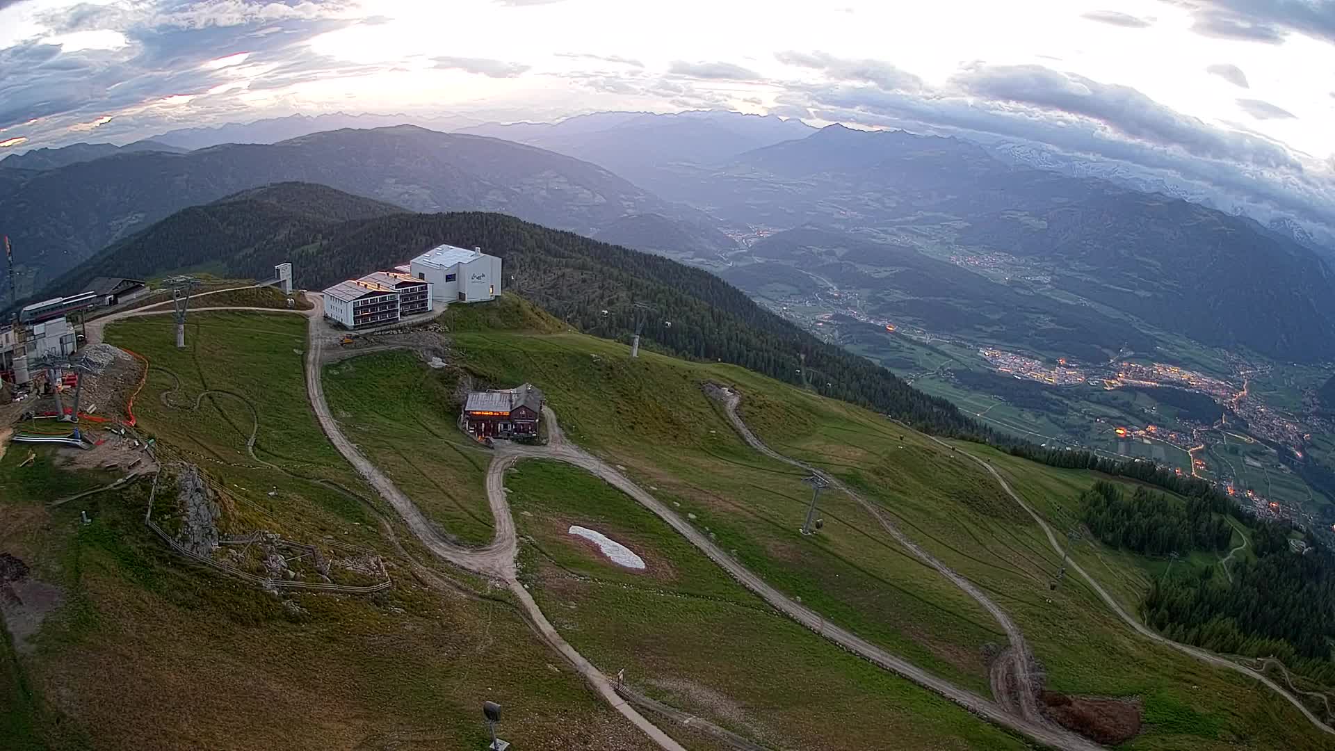 Stazione sciistica di Plan de Corones | vista su Brunico