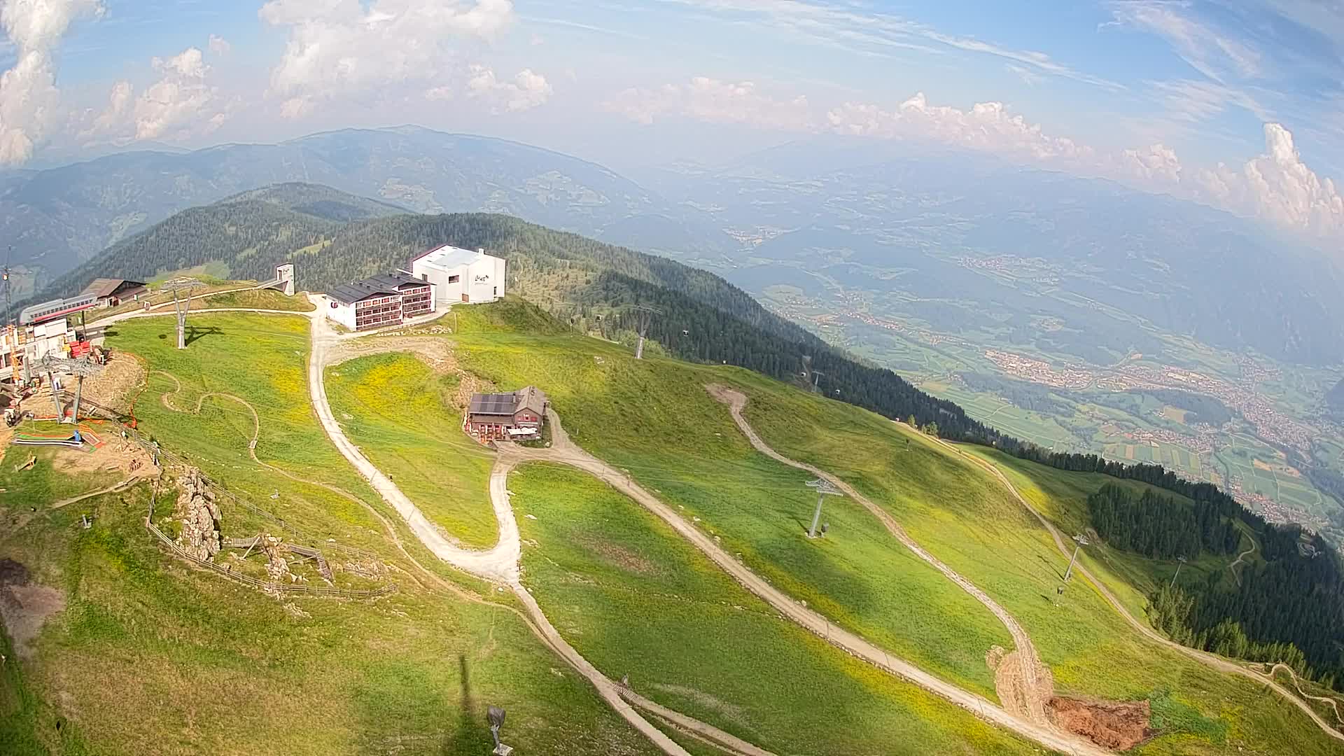 Cima estación de esquí Kronplatz | vista hacia Brunico