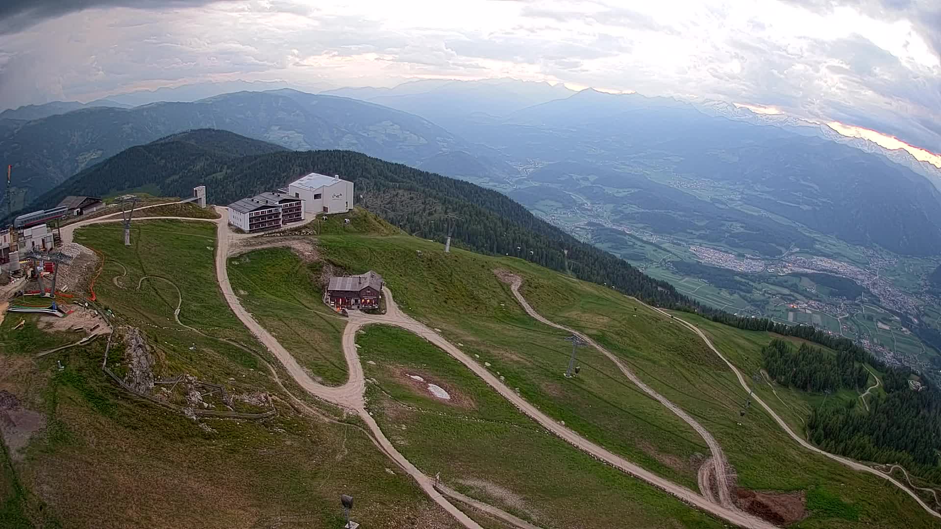 Station de ski Kronplatz sommet | vue sur Brunico