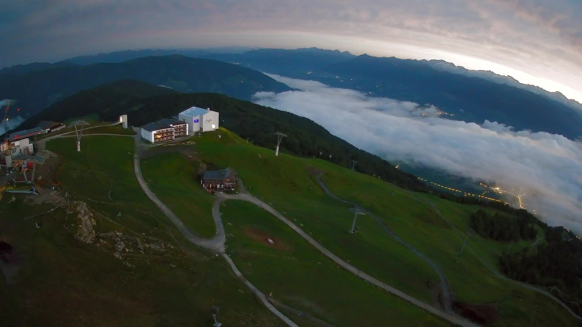 Skigebiet Kronplatz Gipfel | Blick auf Bruneck