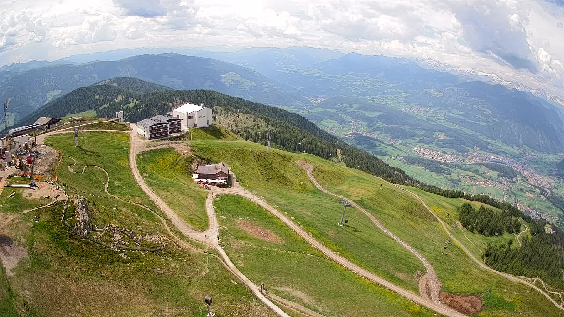 Cima estación de esquí Kronplatz | vista hacia Brunico