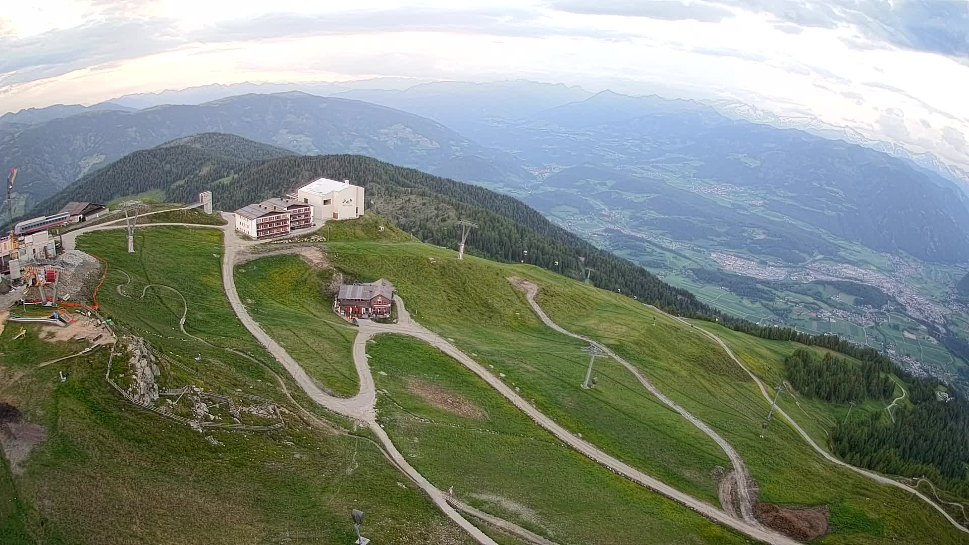 Skigebiet Kronplatz Gipfel | Blick auf Bruneck