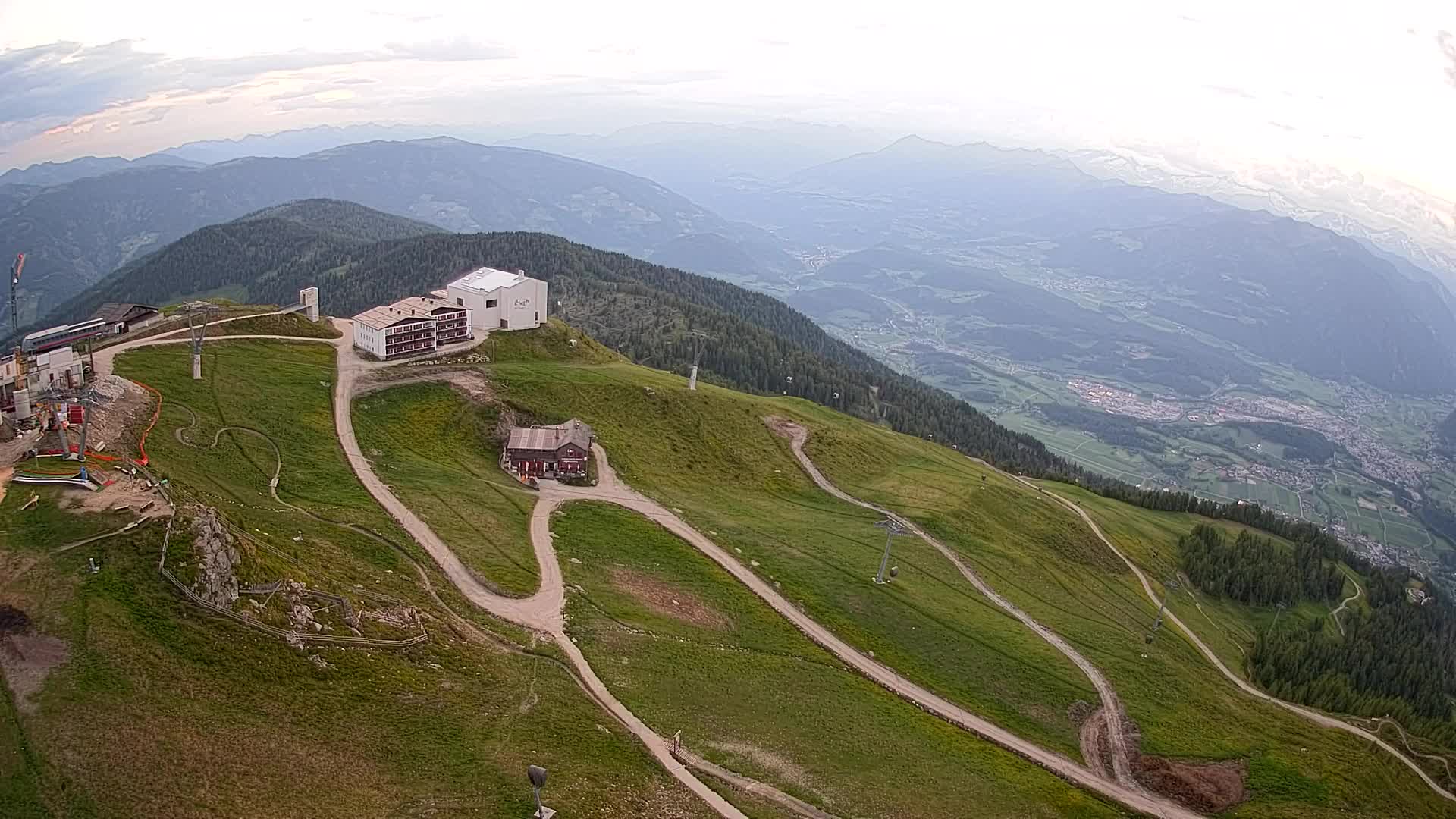 Skigebiet Kronplatz Gipfel | Blick auf Bruneck