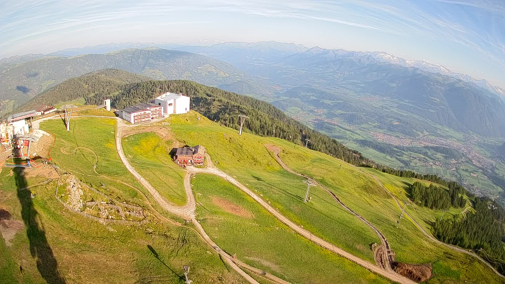 Cima estación de esquí Kronplatz | vista hacia Brunico