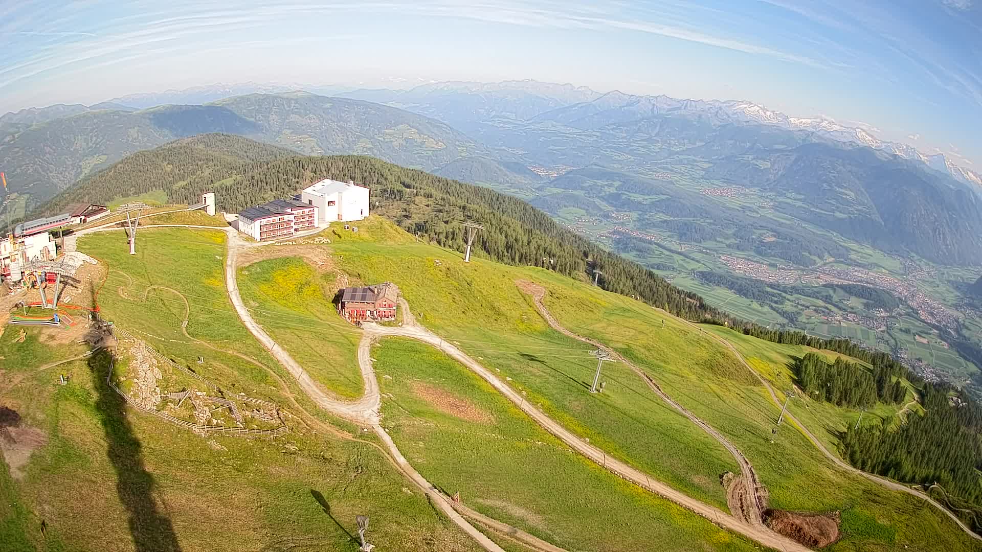 Cima estación de esquí Kronplatz | vista hacia Brunico