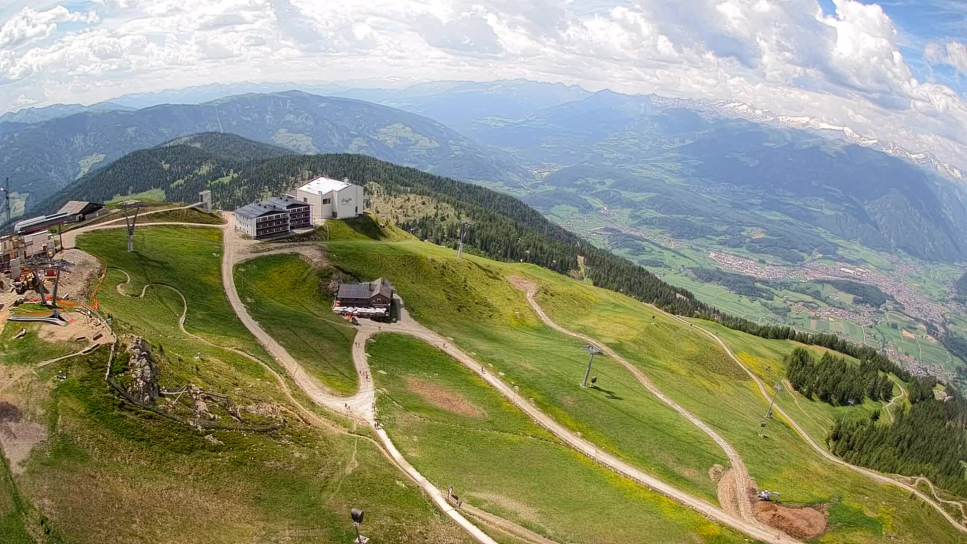 Cima estación de esquí Kronplatz | vista hacia Brunico