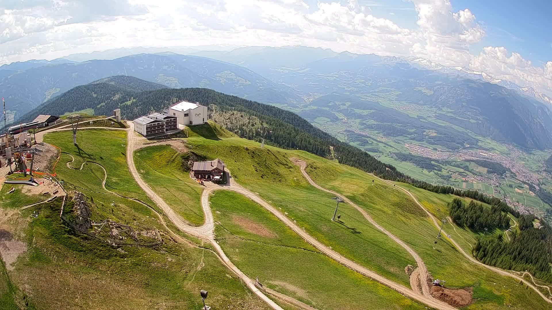 Cima estación de esquí Kronplatz | vista hacia Brunico