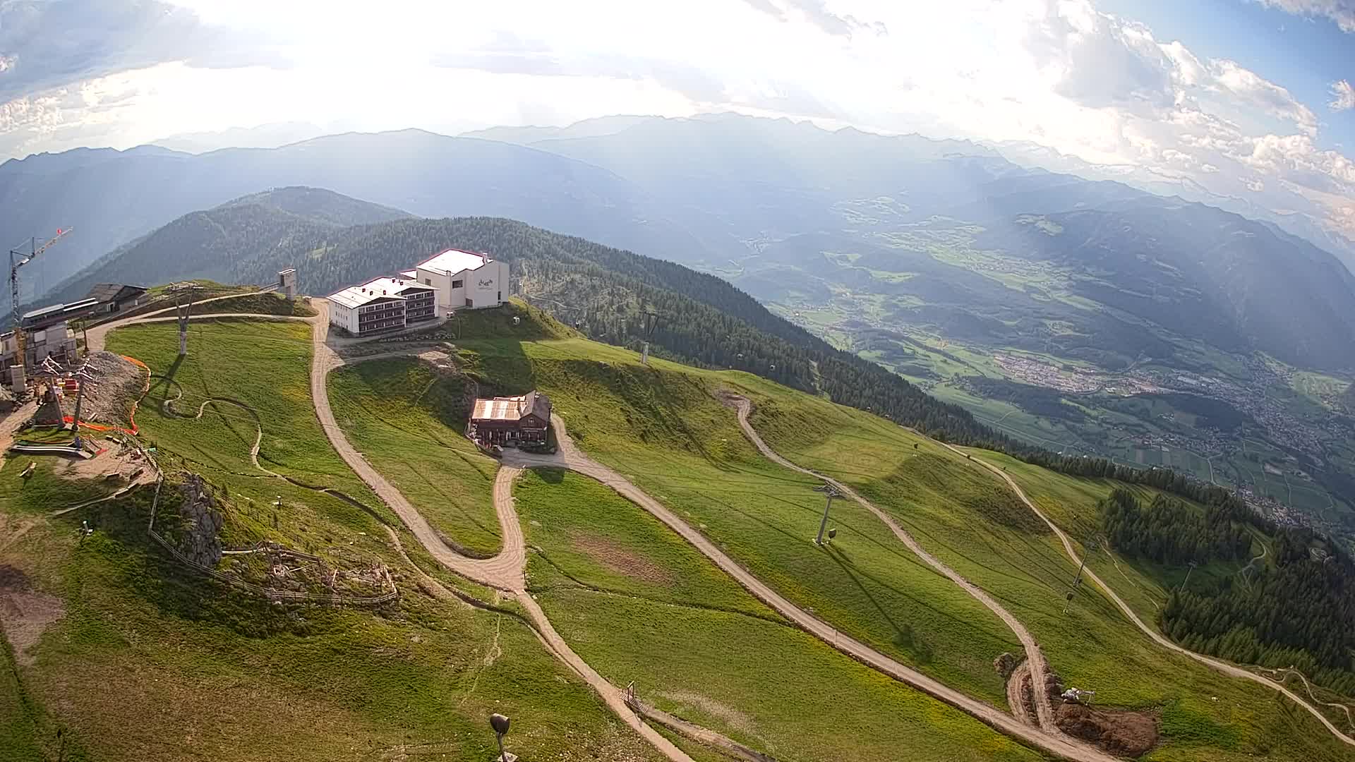 Cima estación de esquí Kronplatz | vista hacia Brunico