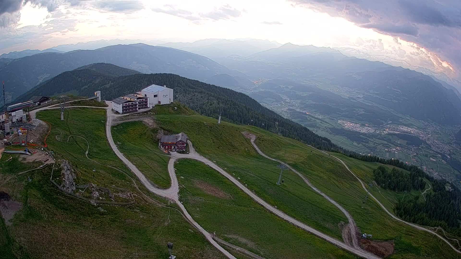 Station de ski Kronplatz sommet | vue sur Brunico
