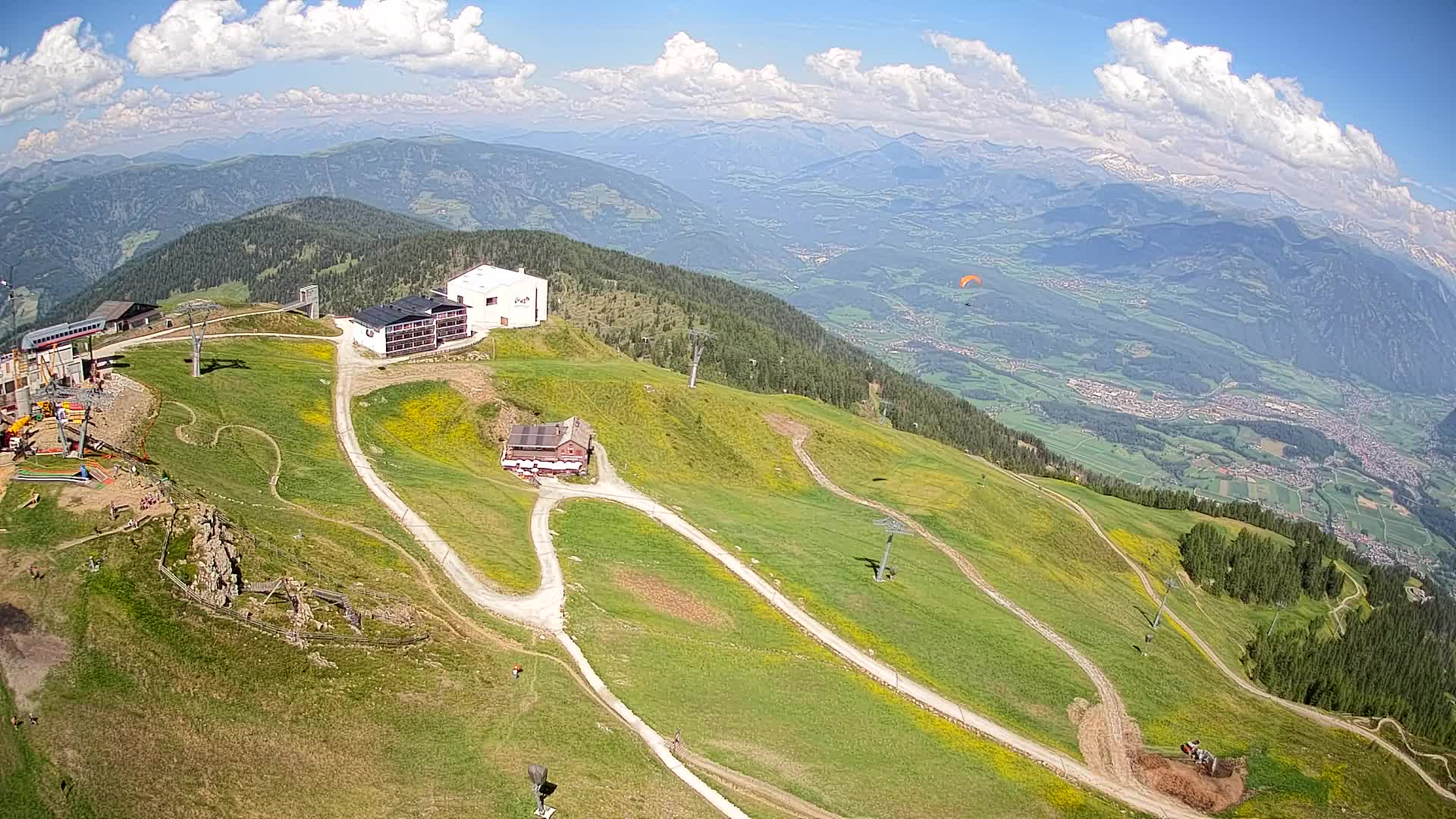 Cima estación de esquí Kronplatz | vista hacia Brunico