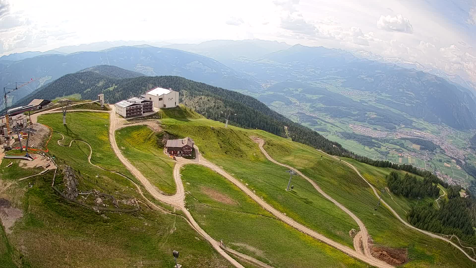 Cima estación de esquí Kronplatz | vista hacia Brunico