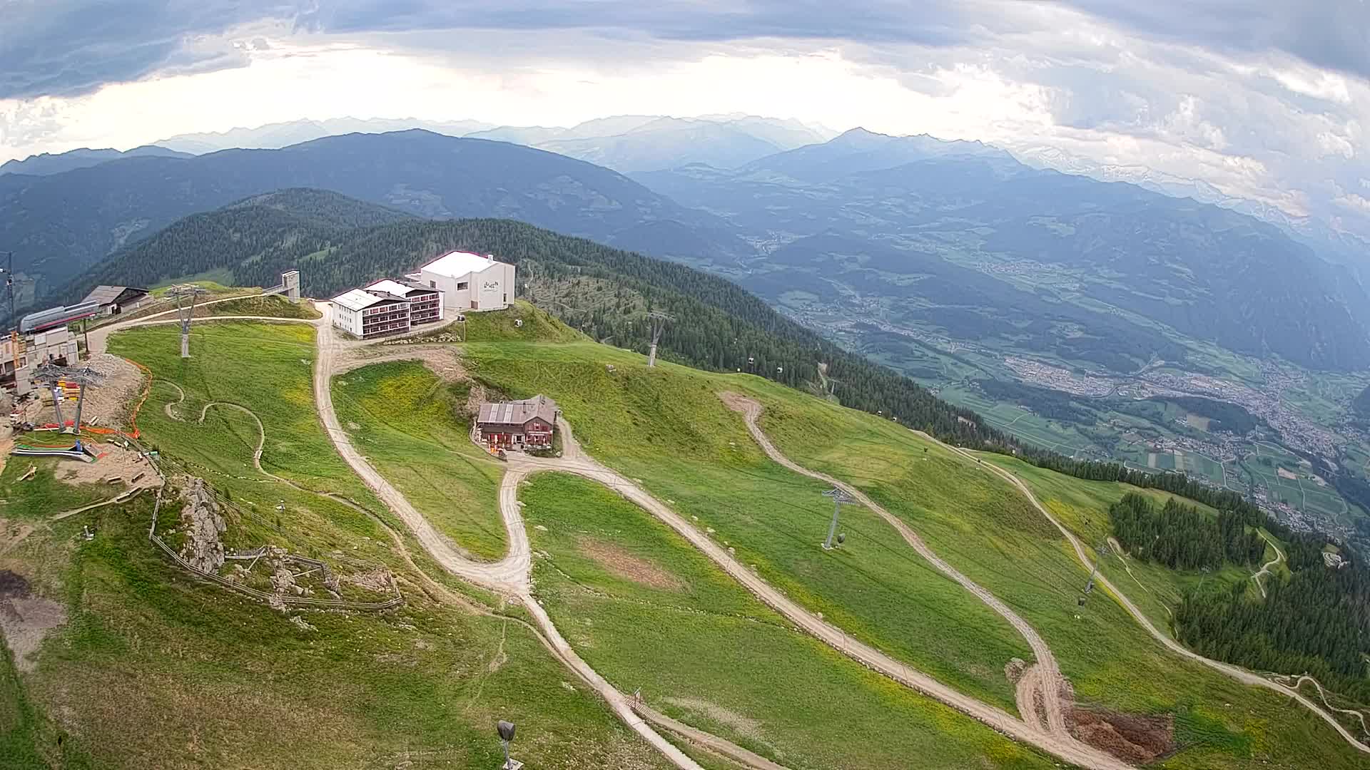 Stazione sciistica di Plan de Corones | vista su Brunico