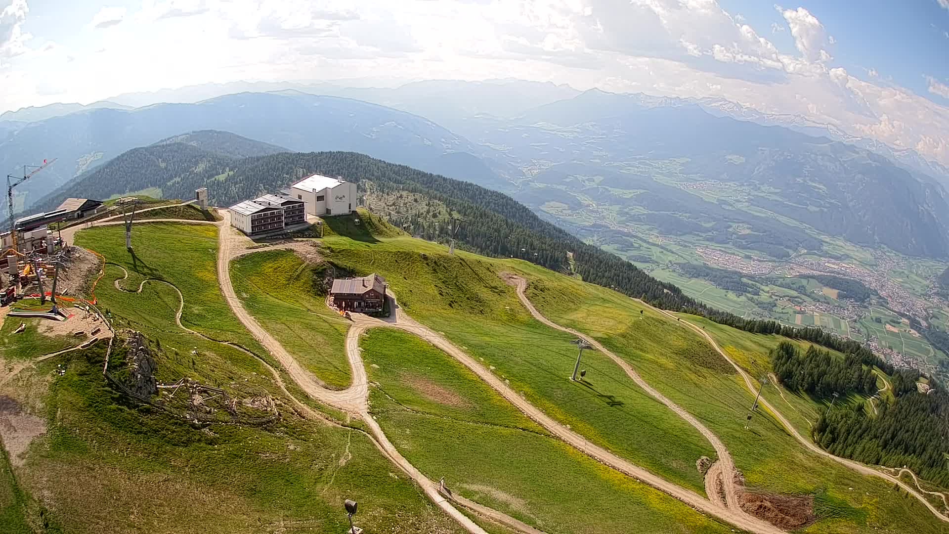 Cima estación de esquí Kronplatz | vista hacia Brunico