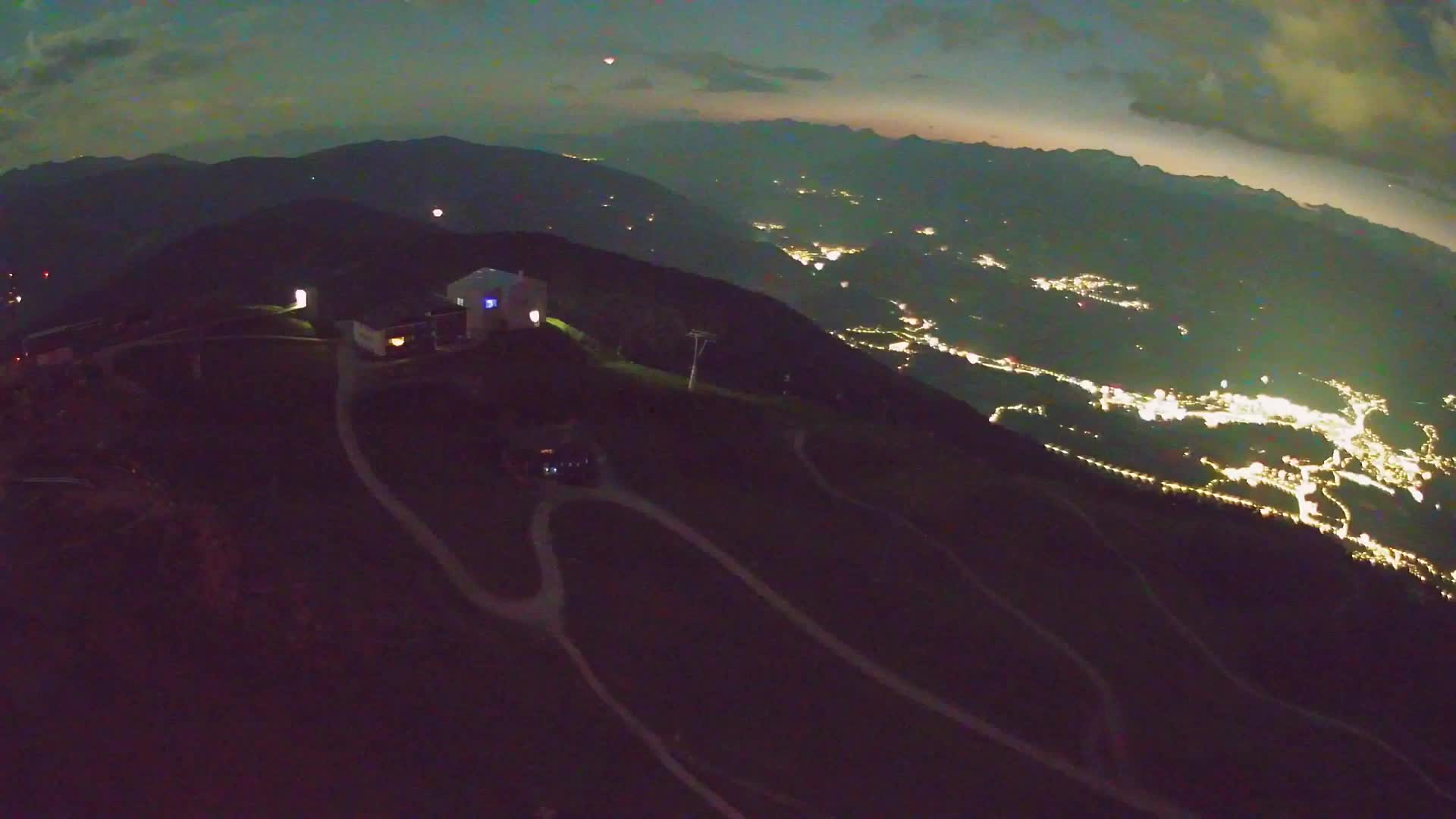 Cima estación de esquí Kronplatz | vista hacia Brunico