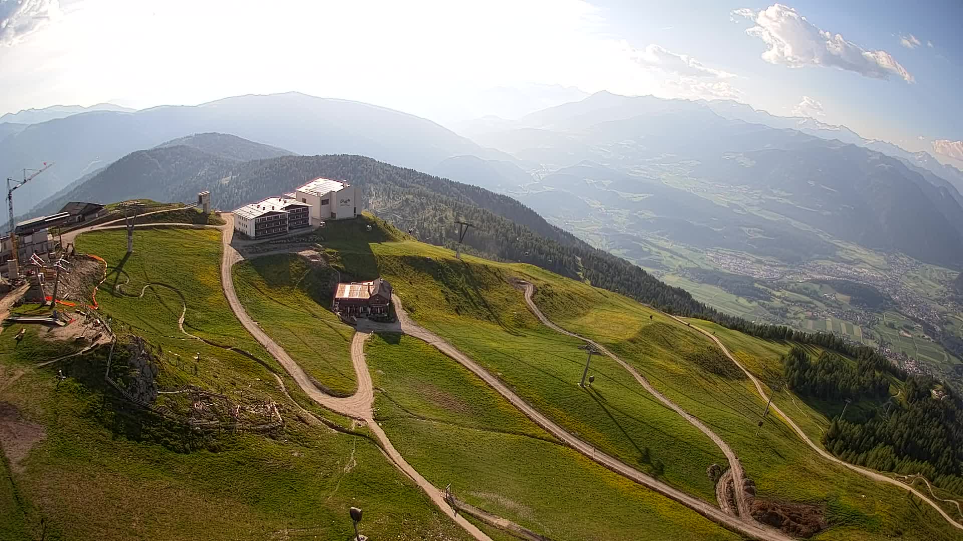 Cima estación de esquí Kronplatz | vista hacia Brunico