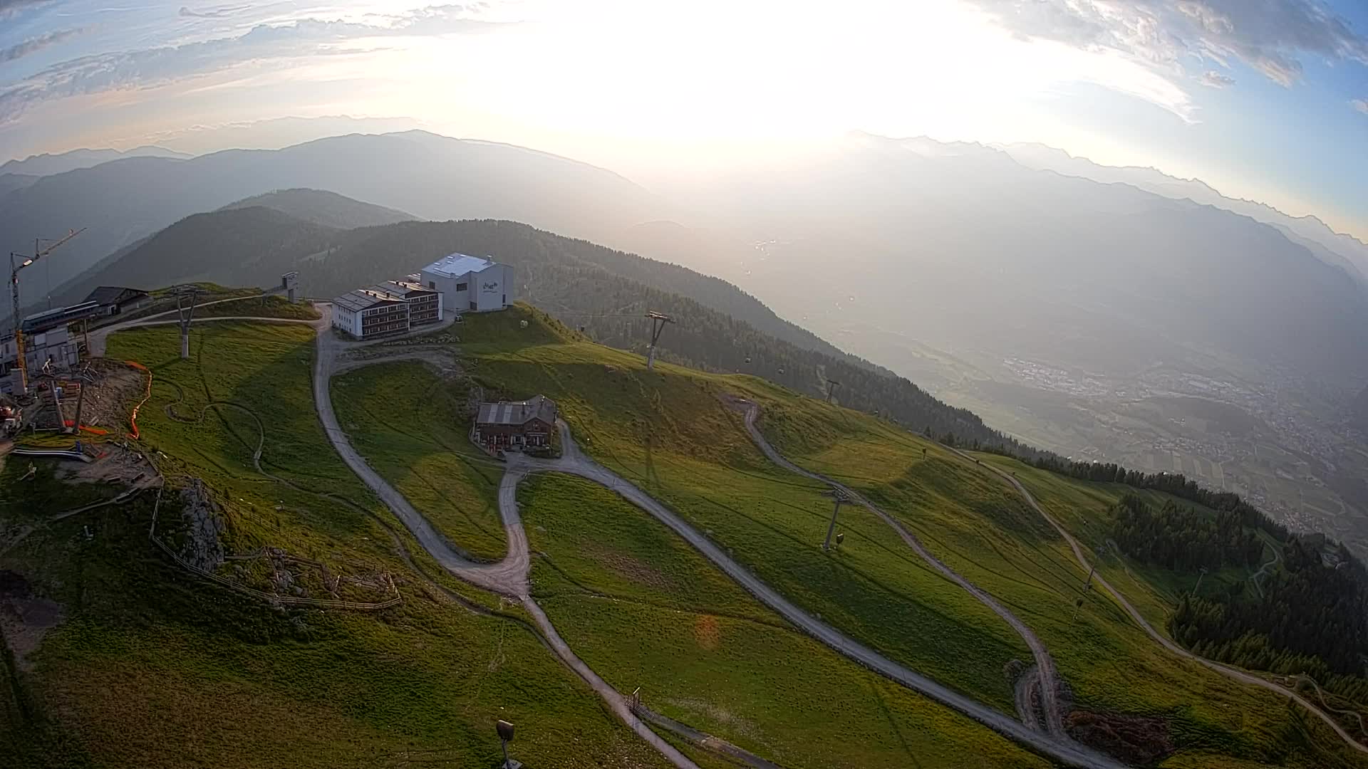 Cima estación de esquí Kronplatz | vista hacia Brunico