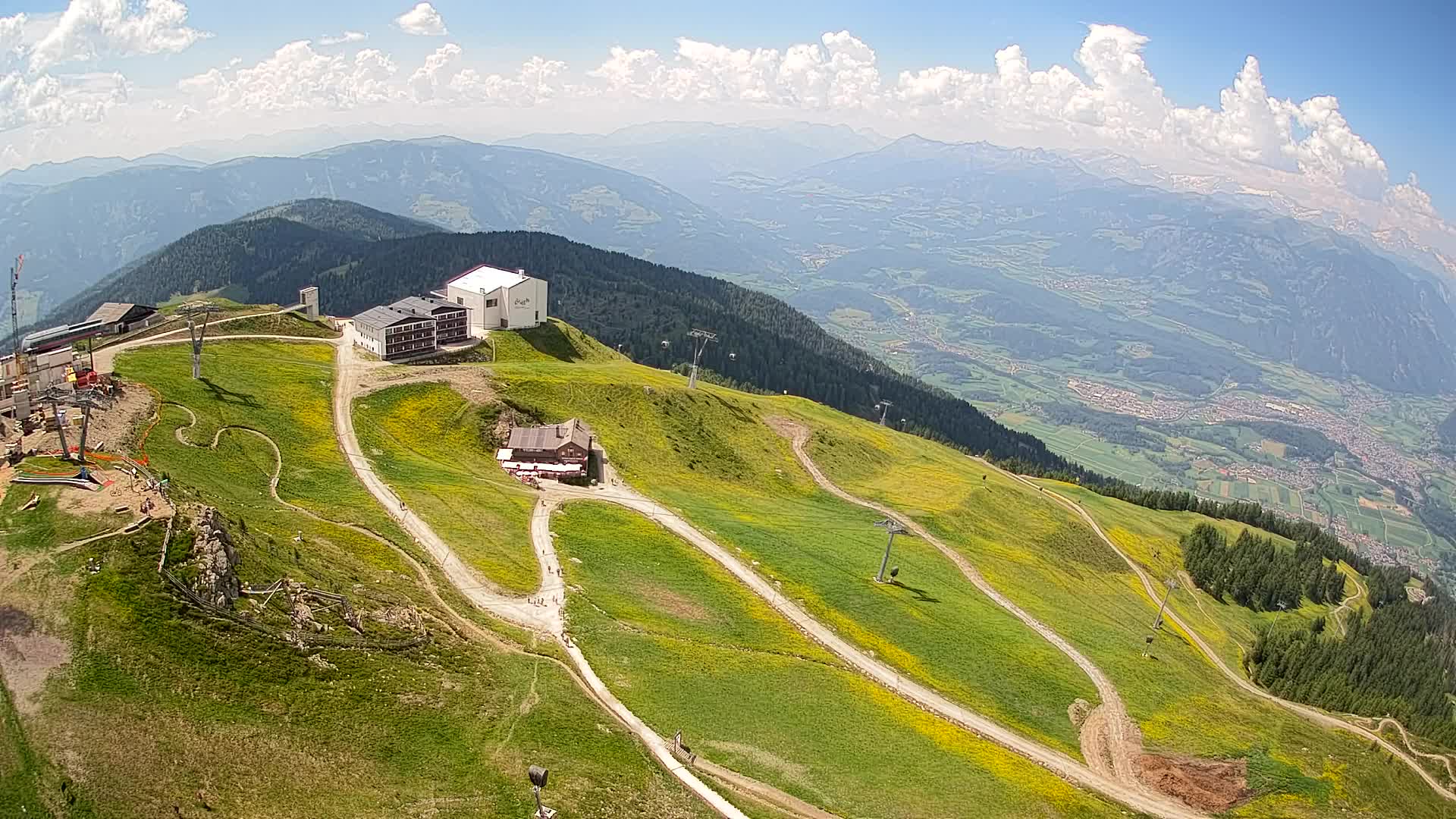 Cima estación de esquí Kronplatz | vista hacia Brunico
