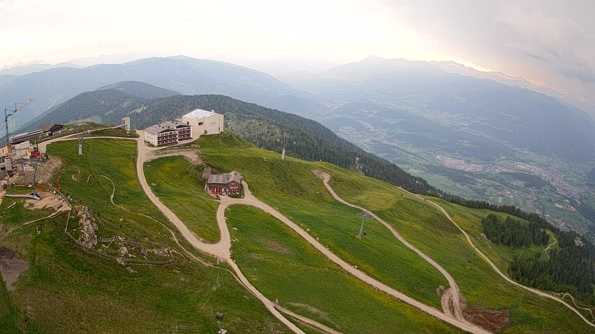 Skigebiet Kronplatz Gipfel | Blick auf Bruneck