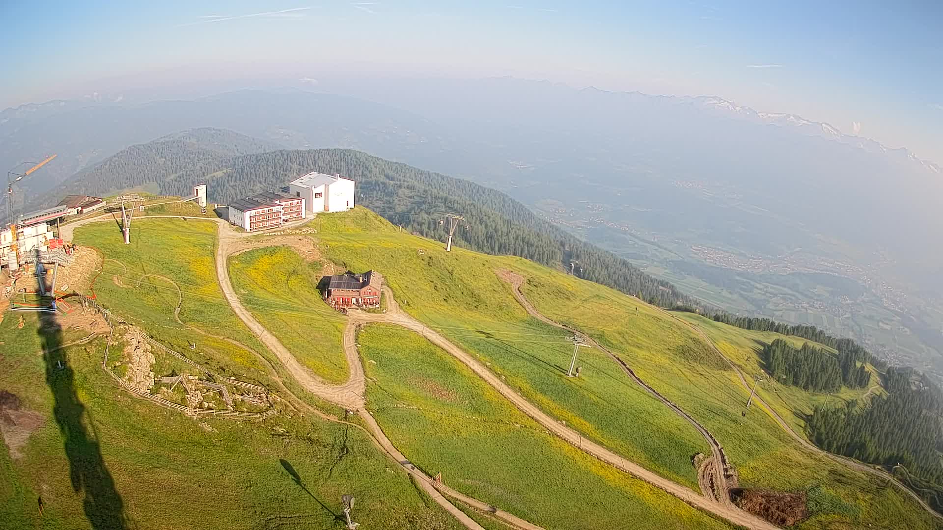Cima estación de esquí Kronplatz | vista hacia Brunico