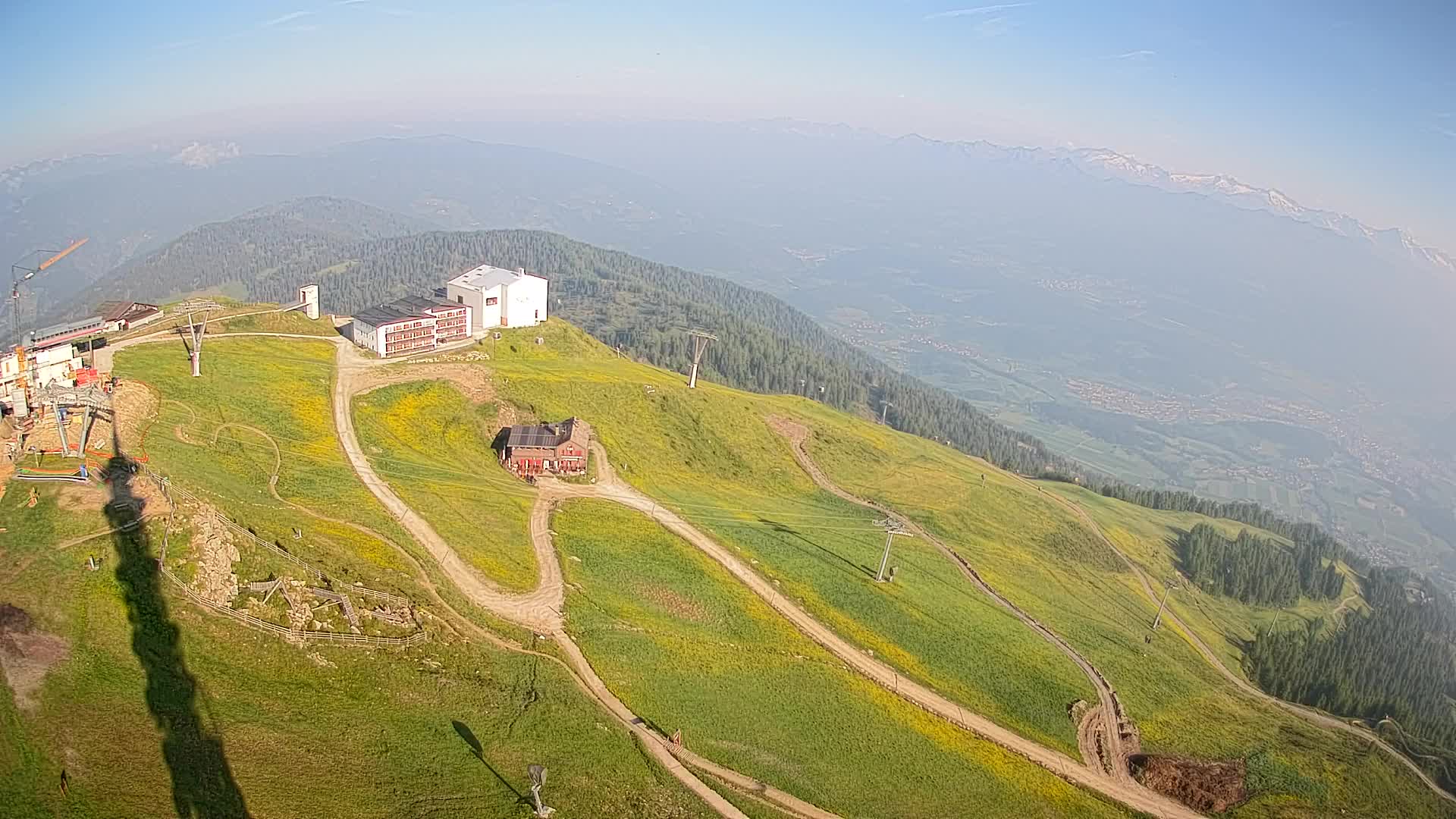 Cima estación de esquí Kronplatz | vista hacia Brunico