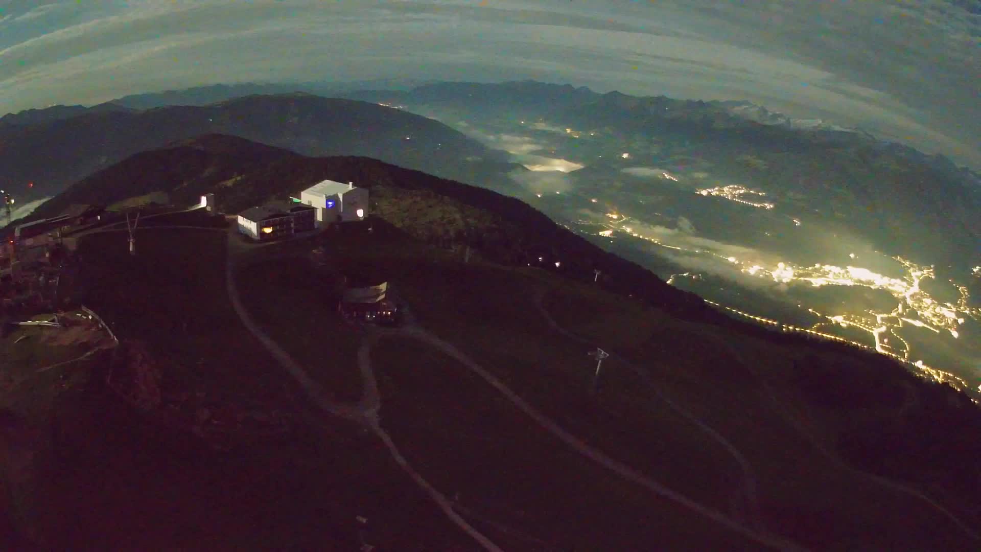 Cima estación de esquí Kronplatz | vista hacia Brunico