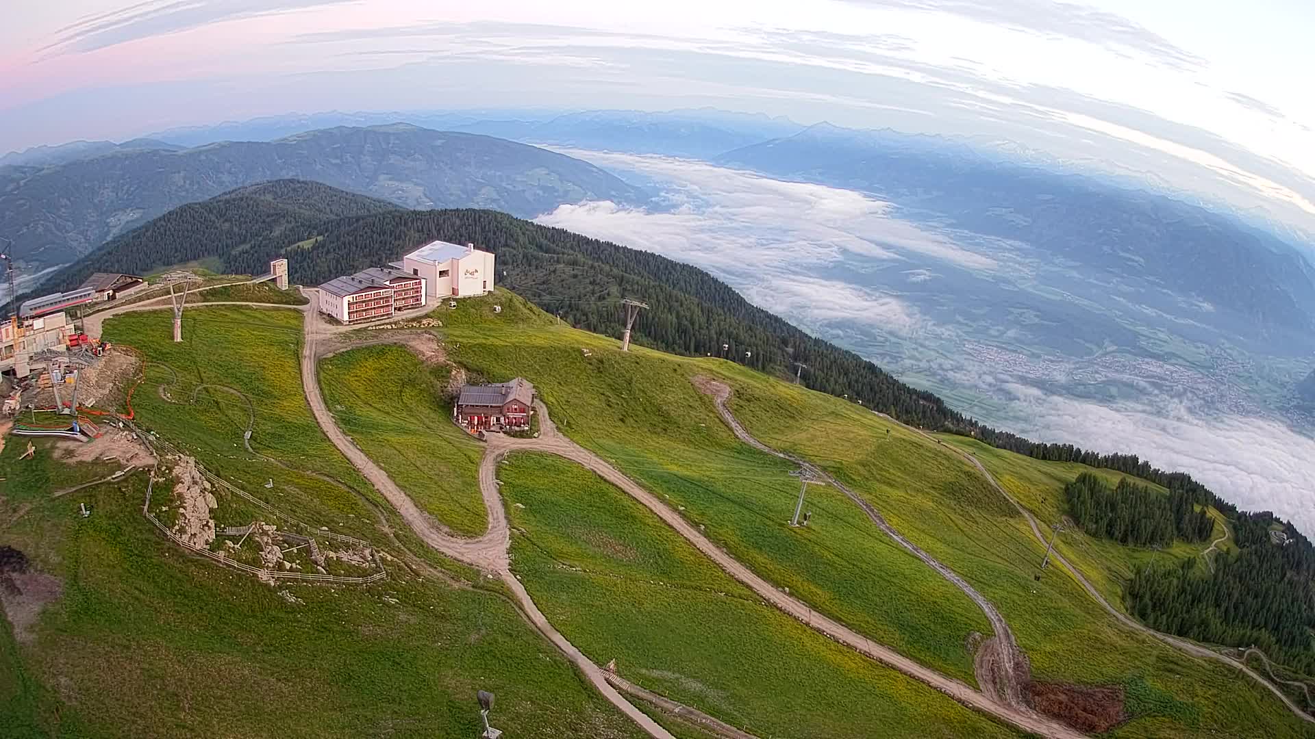 Skigebiet Kronplatz Gipfel | Blick auf Bruneck