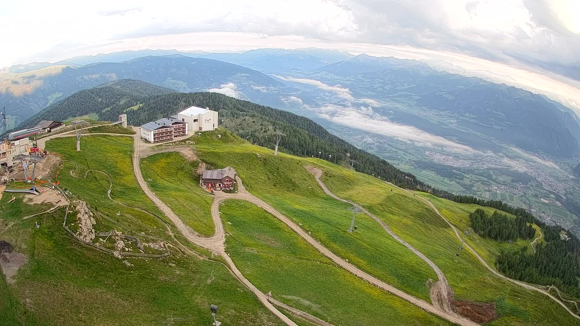 Skigebiet Kronplatz Gipfel | Blick auf Bruneck