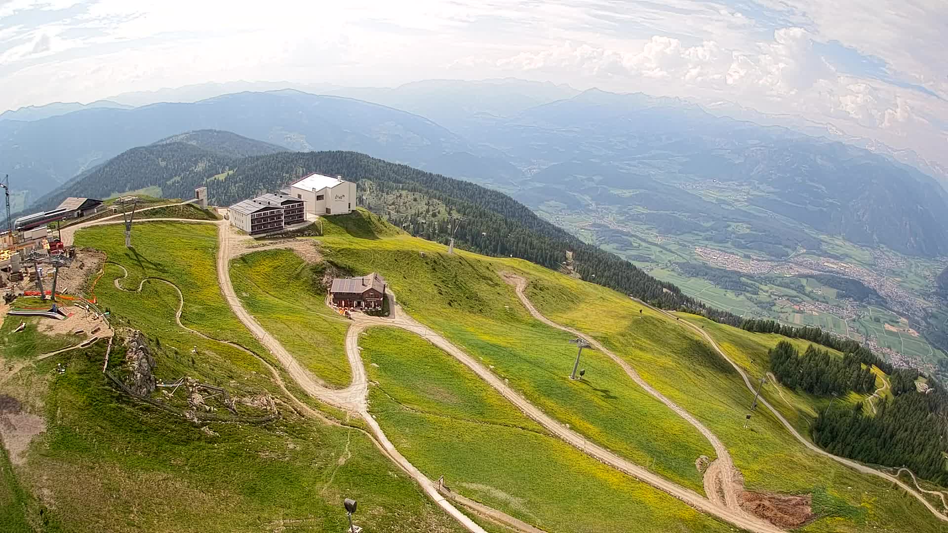 Cima estación de esquí Kronplatz | vista hacia Brunico