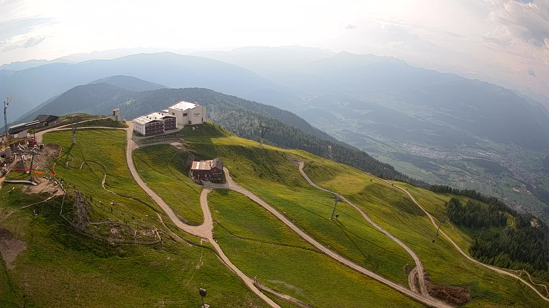 Cima estación de esquí Kronplatz | vista hacia Brunico