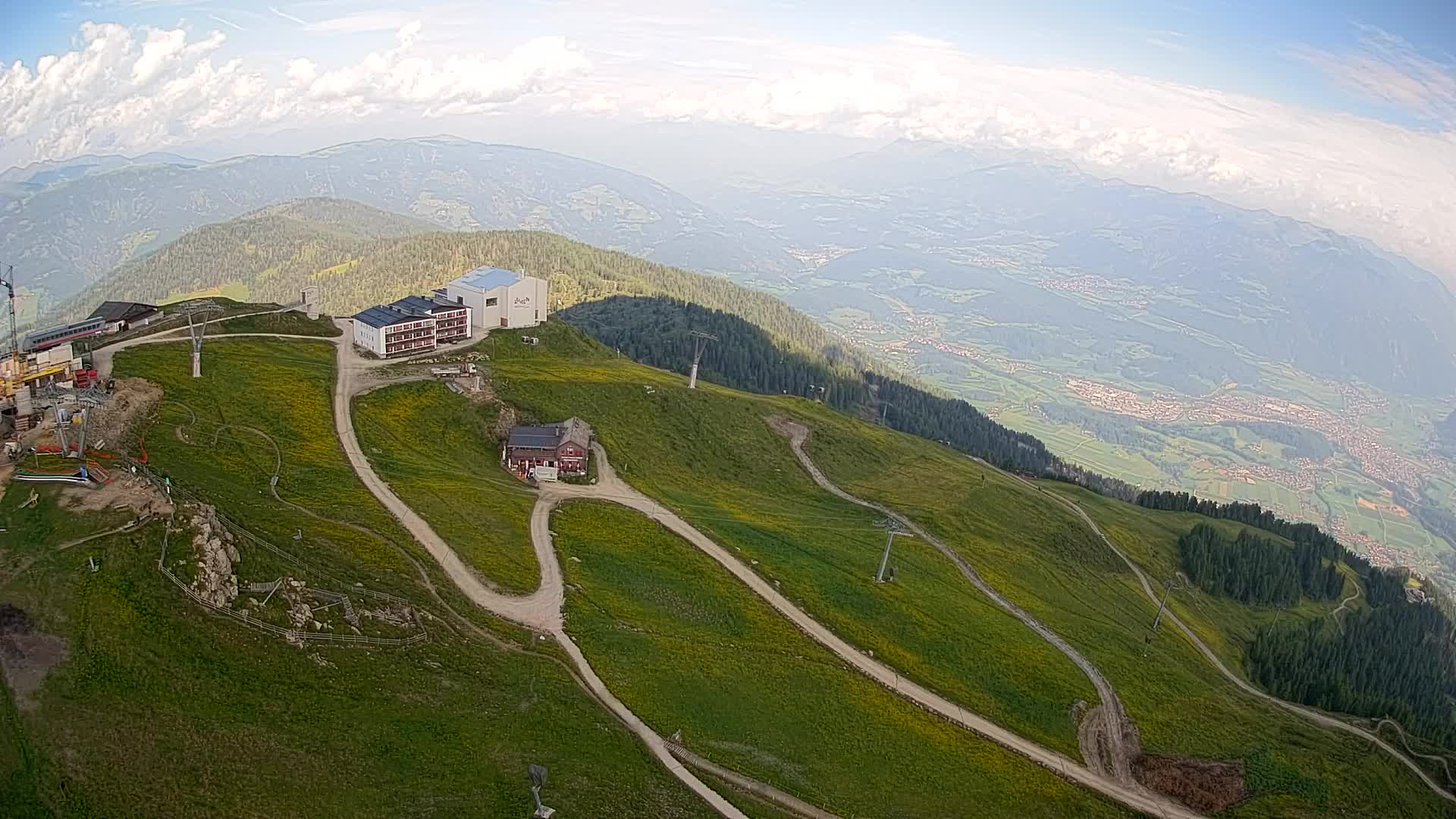Cima estación de esquí Kronplatz | vista hacia Brunico