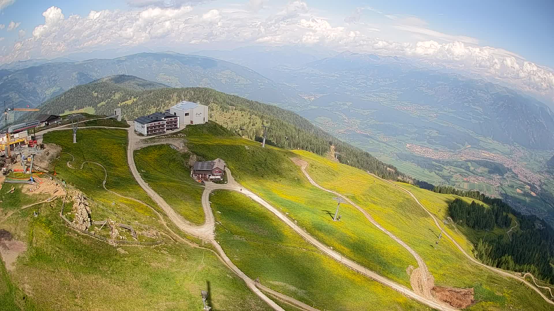 Cima estación de esquí Kronplatz | vista hacia Brunico