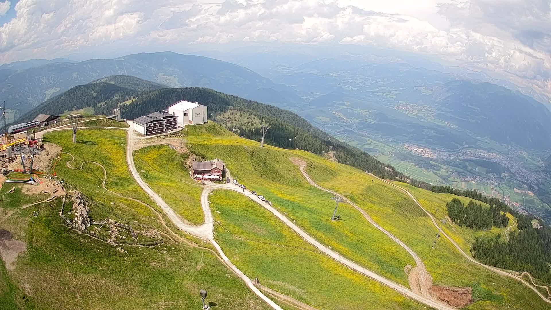 Cima estación de esquí Kronplatz | vista hacia Brunico