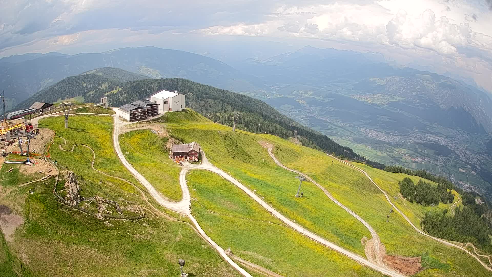 Cima estación de esquí Kronplatz | vista hacia Brunico