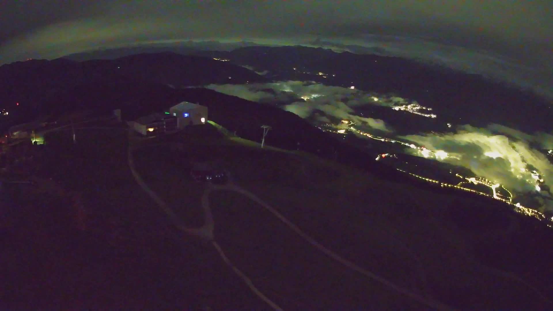 Cima estación de esquí Kronplatz | vista hacia Brunico
