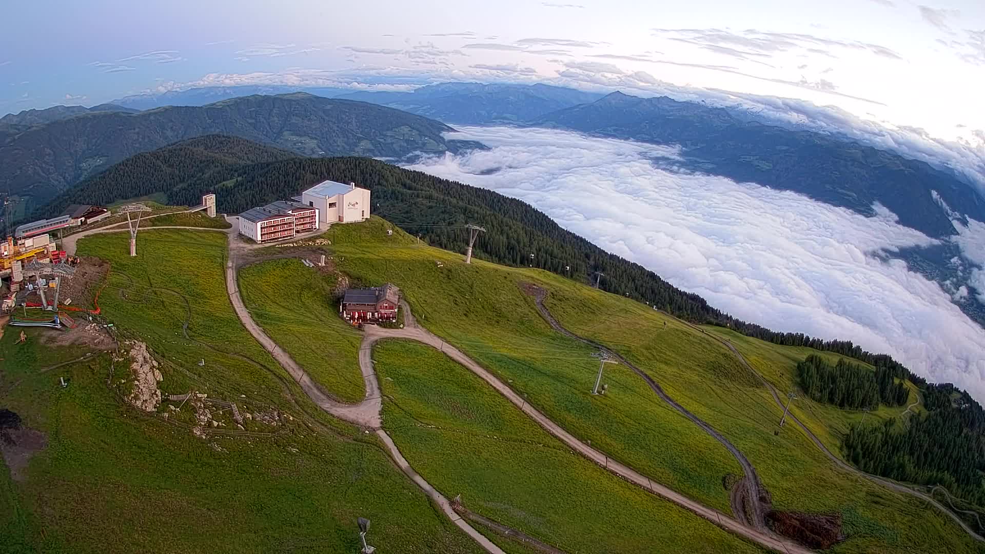 Skigebiet Kronplatz Gipfel | Blick auf Bruneck