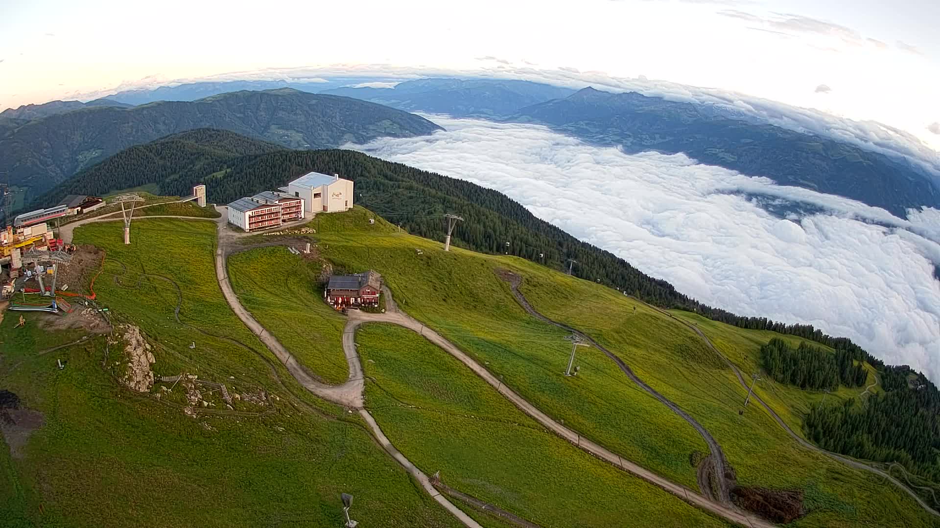 Station de ski Kronplatz sommet | vue sur Brunico