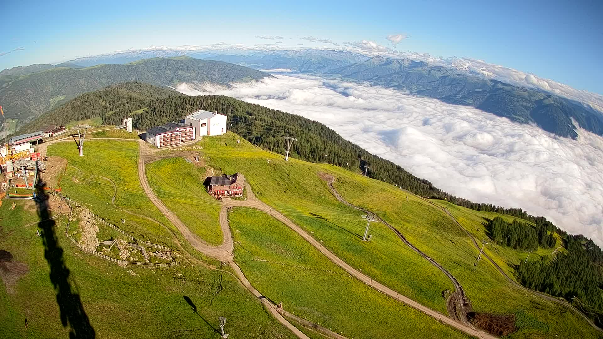 Cima estación de esquí Kronplatz | vista hacia Brunico