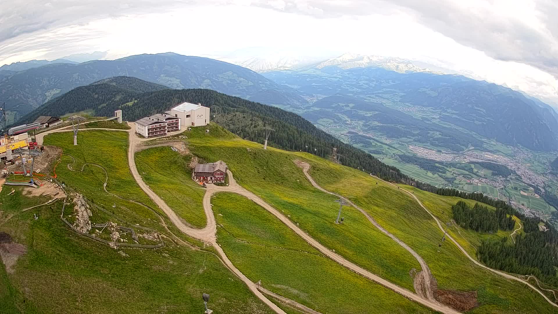 Skigebiet Kronplatz Gipfel | Blick auf Bruneck