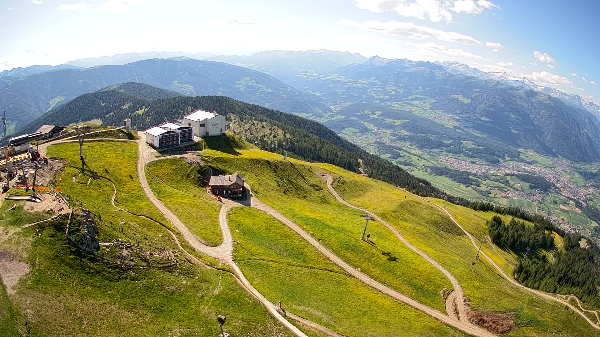 Cima estación de esquí Kronplatz | vista hacia Brunico