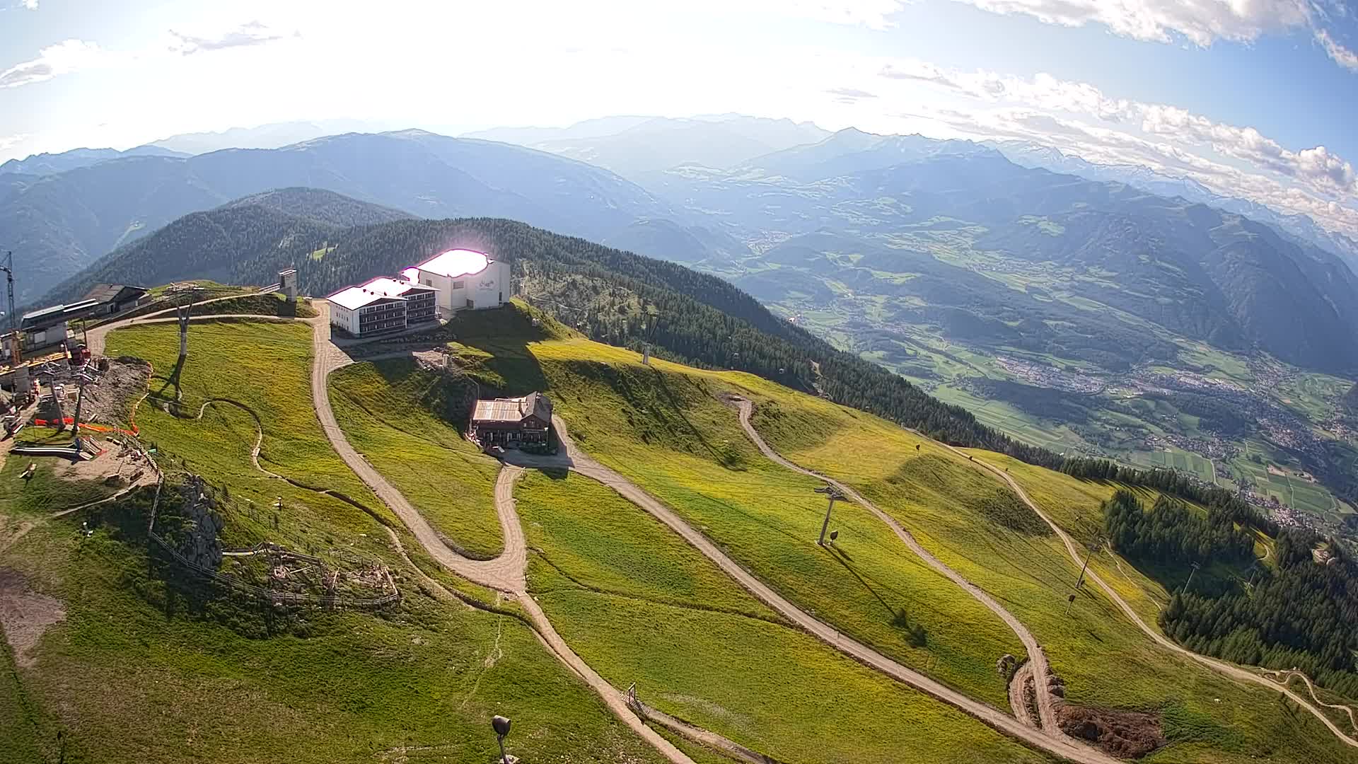 Cima estación de esquí Kronplatz | vista hacia Brunico