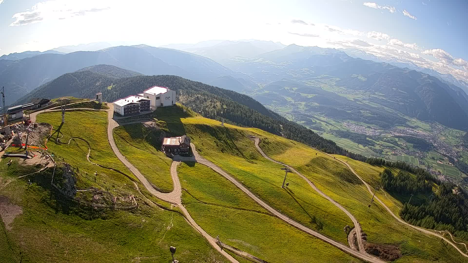 Cima estación de esquí Kronplatz | vista hacia Brunico