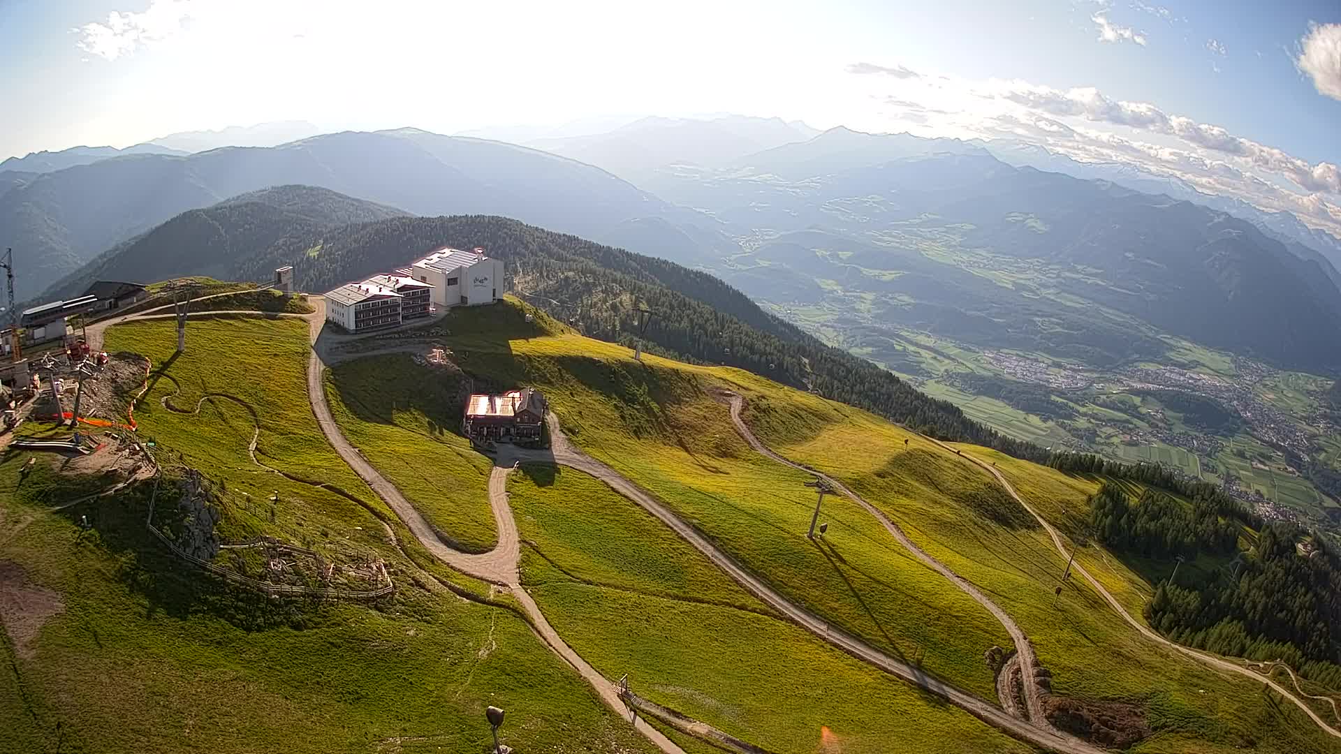 Cima estación de esquí Kronplatz | vista hacia Brunico
