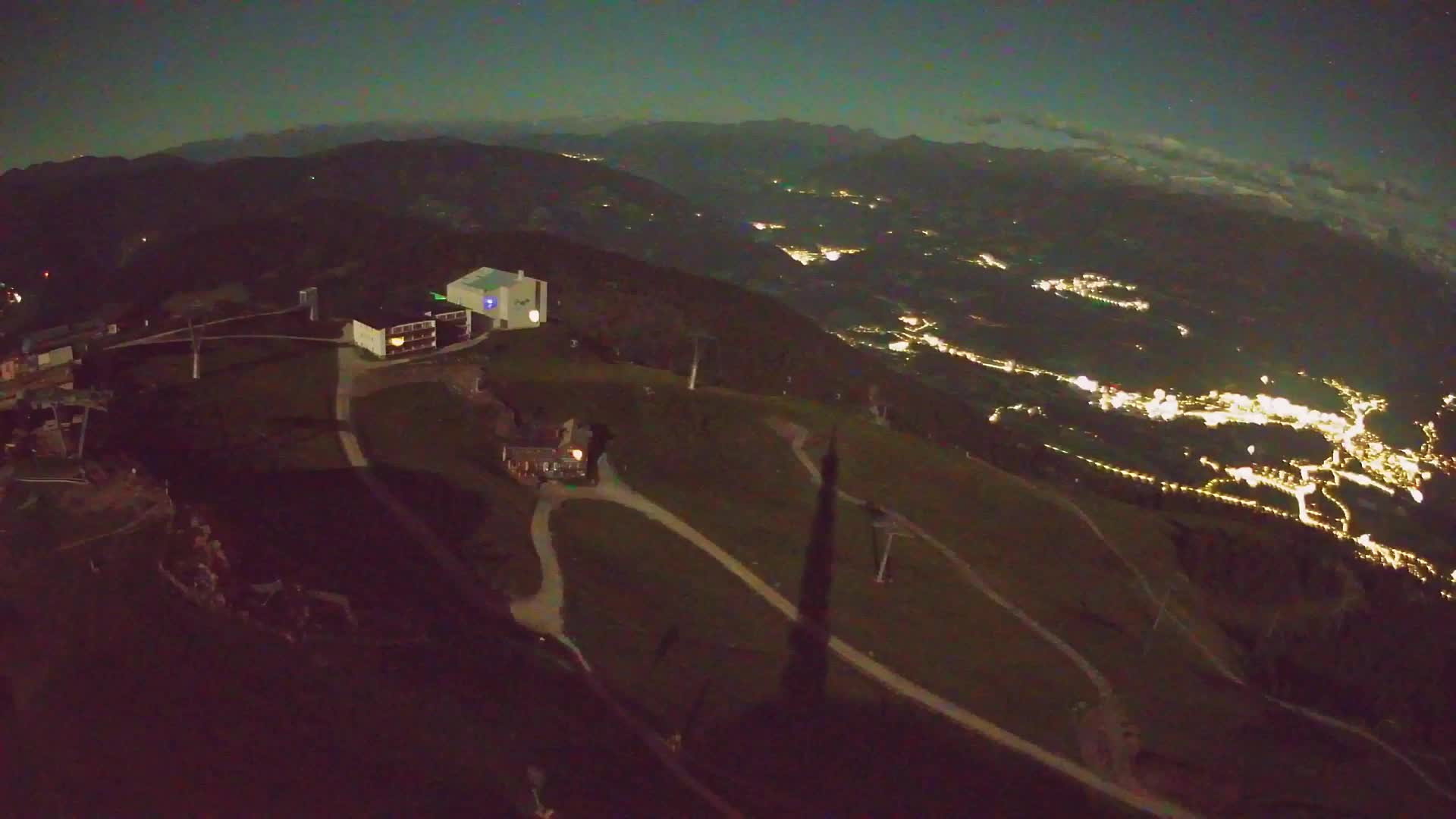 Cima estación de esquí Kronplatz | vista hacia Brunico