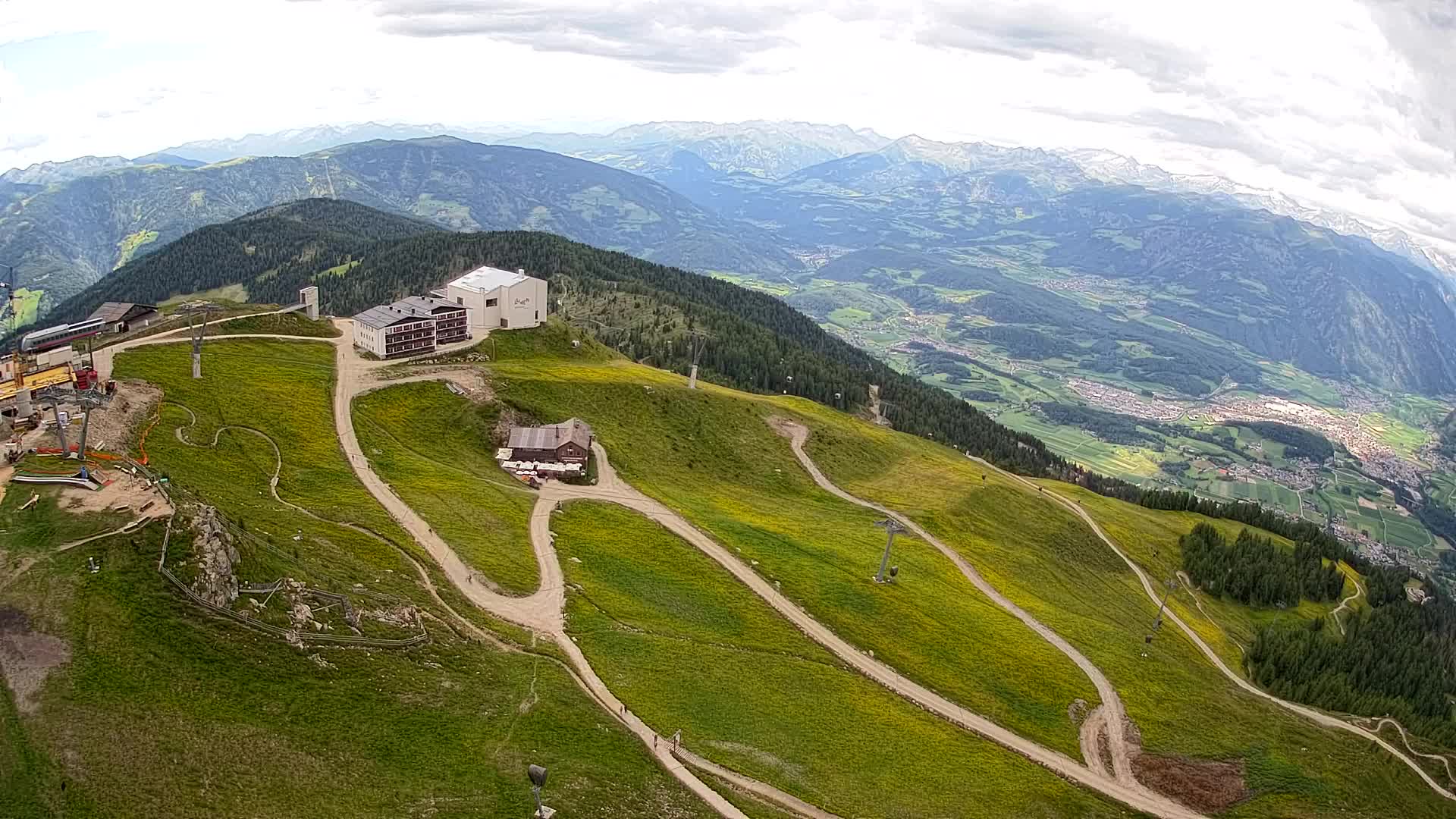Skigebiet Kronplatz Gipfel | Blick auf Bruneck