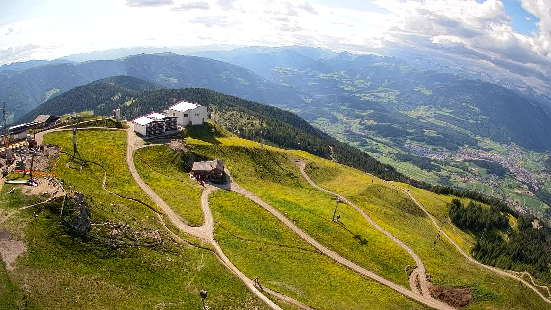 Cima estación de esquí Kronplatz | vista hacia Brunico