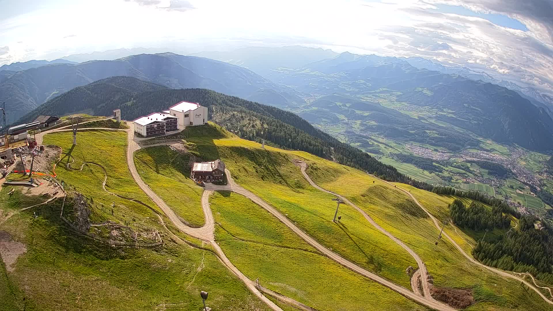 Cima estación de esquí Kronplatz | vista hacia Brunico