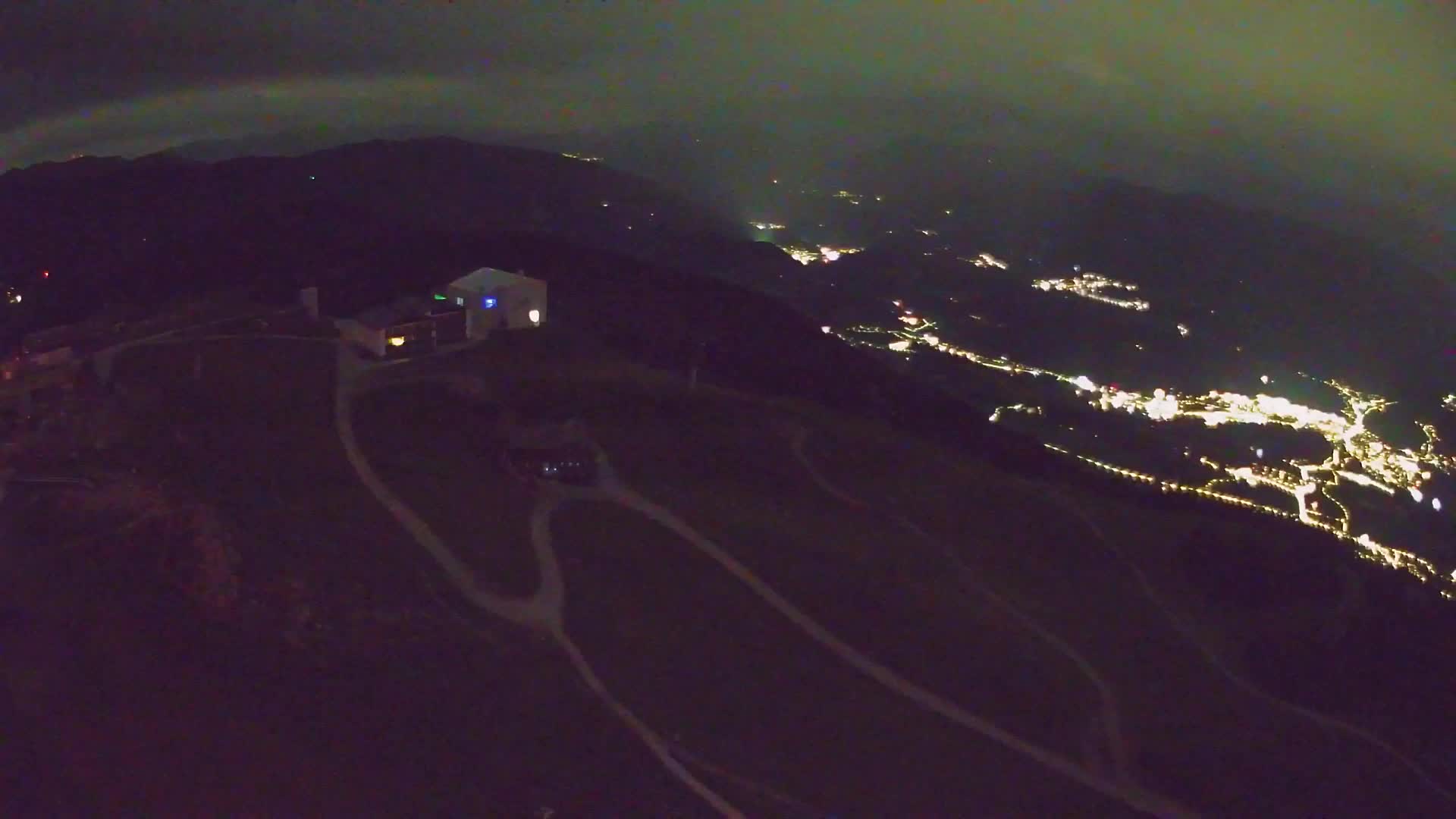 Cima estación de esquí Kronplatz | vista hacia Brunico